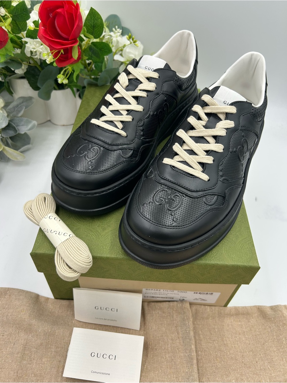 Men's Gucci, GG embossed leather sneakers size 10.5 made in Italy - Picture 2 of 11